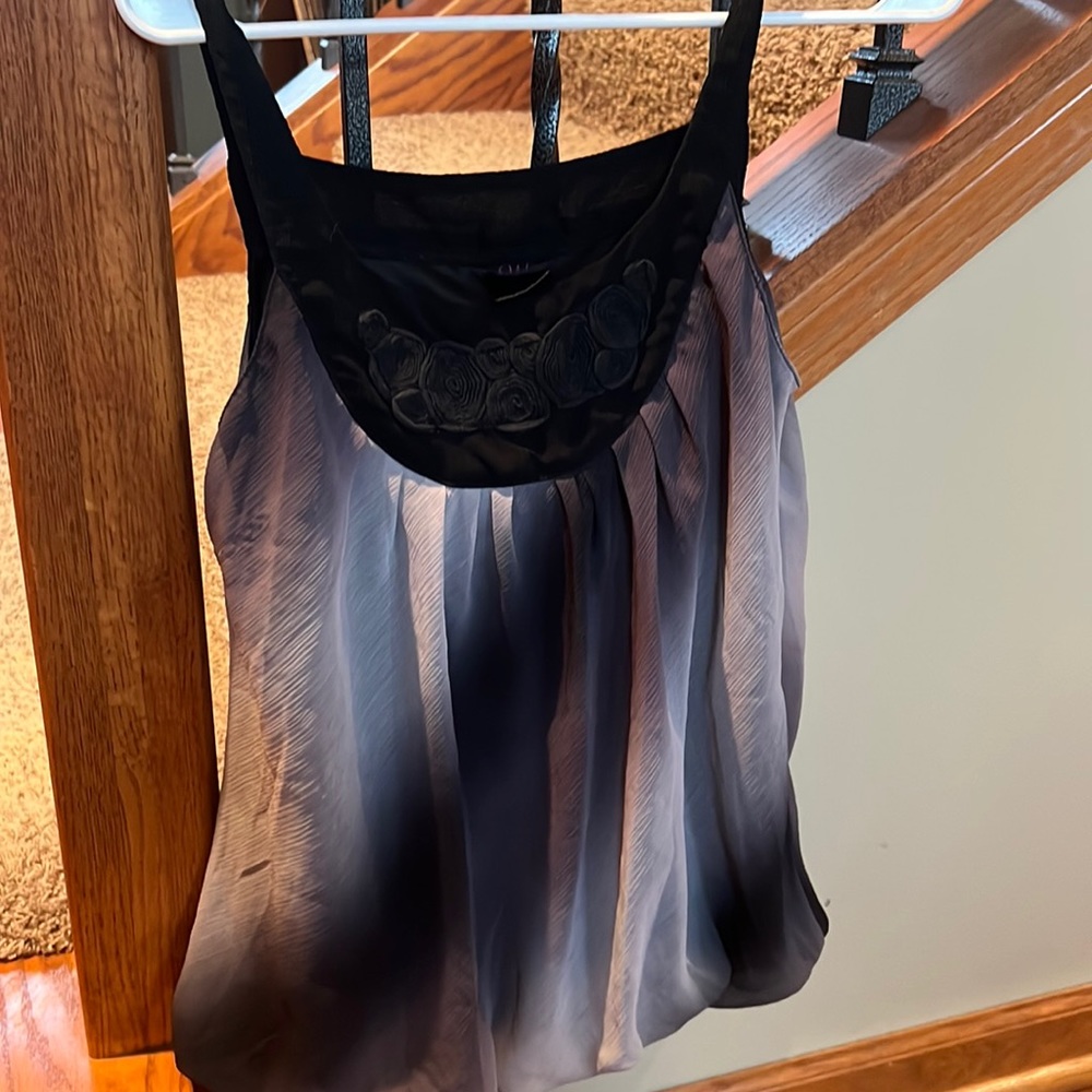 Size medium, dressy, tank top, and ombre style from Wrapper